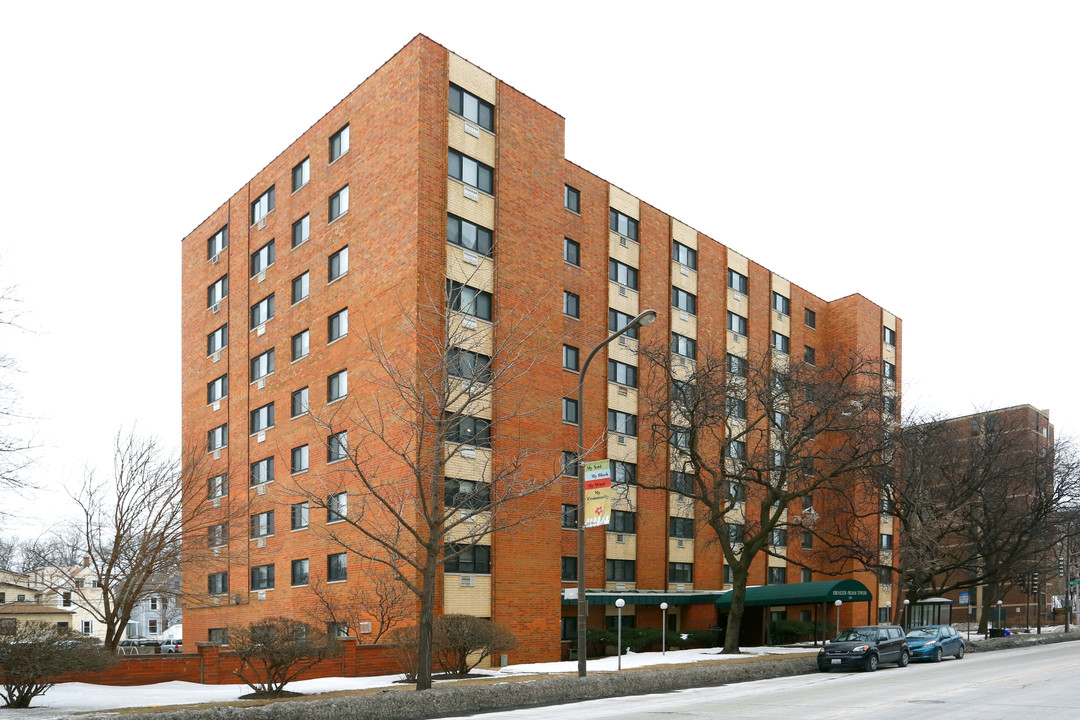 Ebenezer Primm Towers in Evanston, IL - Building Photo