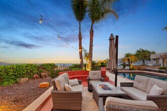 5303 Alta Bahia Ct in San Diego, CA - Building Photo - Building Photo