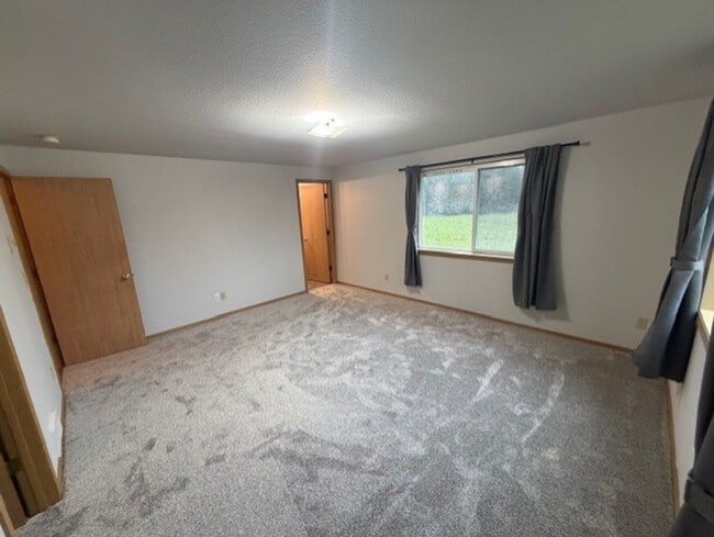 10421 Lundeen Rd SW in Rochester, WA - Building Photo - Building Photo