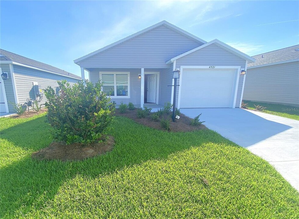 4521 Benjamin Pl in the Villages, FL - Building Photo