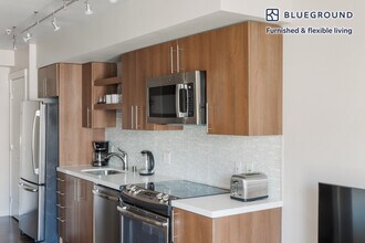 10333 Main St, Unit SI FL5-ID620 in Bellevue, WA - Building Photo - Building Photo