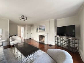 77 Coggeshall Ave, Unit L in Newport, RI - Foto de edificio - Building Photo