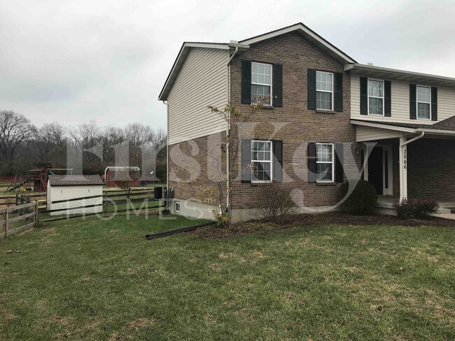 3066 Blue Heron Dr in Hamilton, OH - Foto de edificio - Building Photo