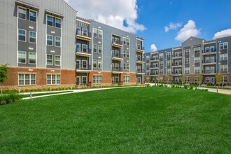Park Landing in Woodbridge, VA - Building Photo - Building Photo