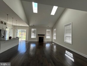 110 Samjan Cir in Hightstown, NJ - Building Photo - Building Photo