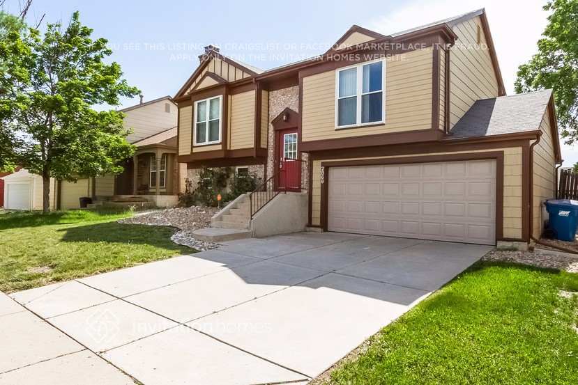 2869 South Espana Court in Aurora, CO - Building Photo