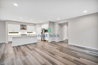 22939 Poplar Ave SE in Black Diamond, WA - Building Photo - Building Photo