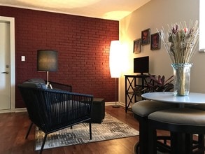 Central Park Apartments in Lexington, KY - Foto de edificio - Building Photo