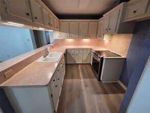 42 Silver Creek Dr in Conroe, TX - Building Photo - Building Photo