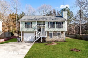 1061 Park Creek Cir in Lawrenceville, GA - Building Photo