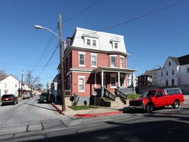 812-814 W Washington St in Hagerstown, MD - Building Photo