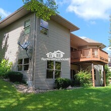 1035 Bay Cir in Annandale, MN - Building Photo - Building Photo