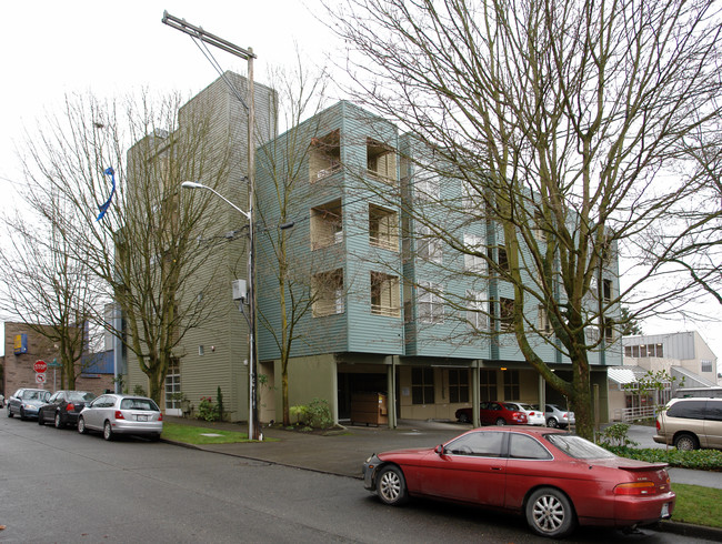 Strada 67 Apartments in Seattle, WA - Building Photo - Building Photo