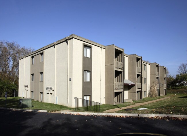 Park Pointe Apartments in St. Louis, MO - Building Photo - Building Photo