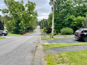 429 W Lawrence St in Albany, NY - Building Photo - Building Photo