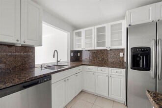 1915 Brickell Ave in Miami, FL - Building Photo - Building Photo