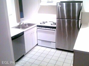 1733 Lucile Ave in Los Angeles, CA - Building Photo - Building Photo