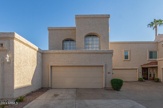 1413 W Coral Reef Dr in Gilbert, AZ - Foto de edificio - Building Photo