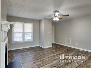 1004 Spruce Dr in Zebulon, NC - Building Photo - Building Photo