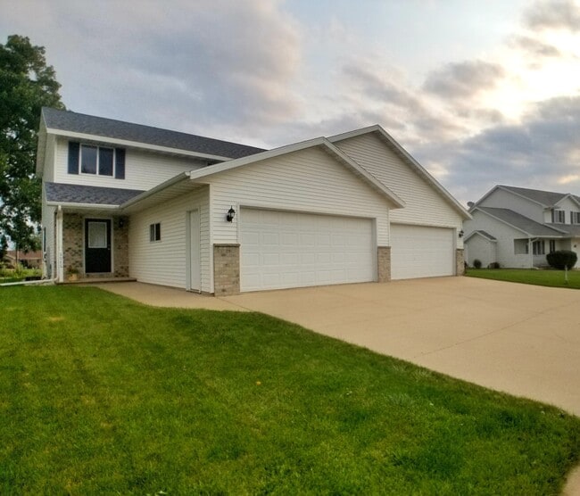 property at 2030 Autumn Ln