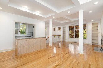 2216 19th Ave E in Seattle, WA - Building Photo - Building Photo