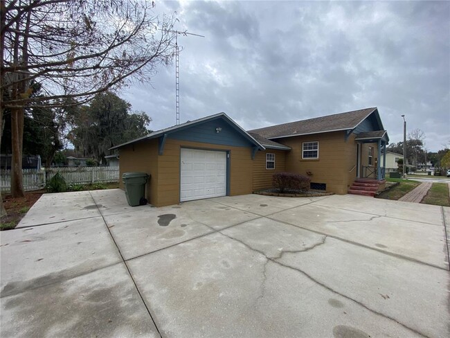 322 S 4th St in Leesburg, FL - Building Photo - Building Photo