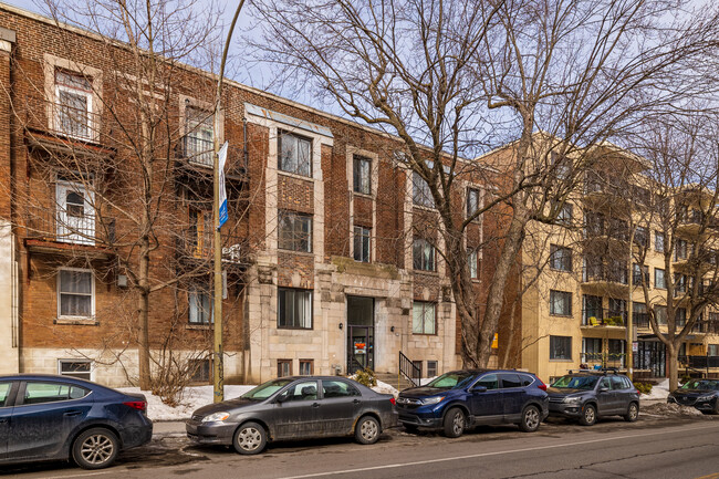 2935 Édouard-Montpetit in Montréal, QC - Building Photo - Building Photo