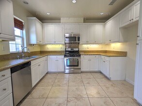 754 E Valencia St in Anaheim, CA - Building Photo - Building Photo