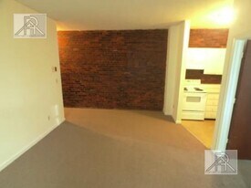 50 S Huntington Ave in Boston, MA - Building Photo