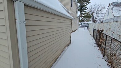 6209 Pleasant Ave in Loves Park, IL - Building Photo - Building Photo