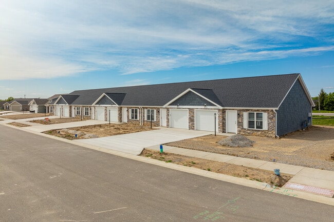 Somerset Townhomes and Villas in Fort Wayne, IN - Foto de edificio - Building Photo