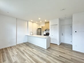 2693-2693 Bd Pie-IX in Montréal, QC - Building Photo - Building Photo