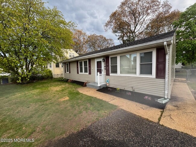 165 Susan St in Toms River, NJ - Building Photo - Building Photo