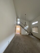 1818 Greenfield Ave, Unit 302 in Los Angeles, CA - Building Photo - Building Photo