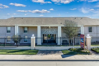 Falls of Las Villas in Pasadena, TX - Foto de edificio - Building Photo