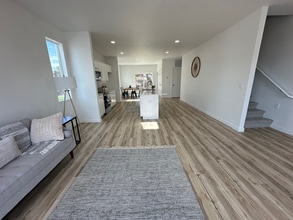 425 War Room Ct in Richland, WA - Foto de edificio - Building Photo