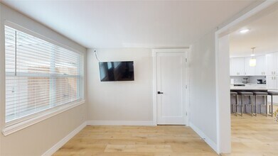 5455 Birdwood Rd in Houston, TX - Building Photo - Building Photo