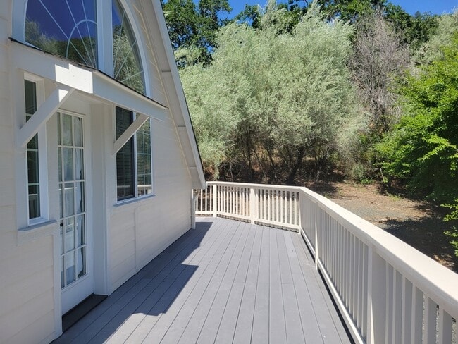 1658 NE Foothill Blvd in Grants Pass, OR - Building Photo - Building Photo