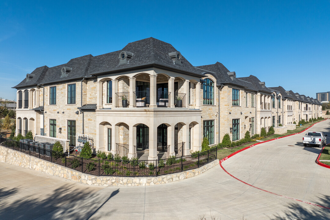 Sur Le Lac in Plano, TX - Foto de edificio