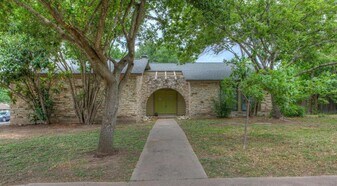 12800 Powderhorn St in Austin, TX - Building Photo