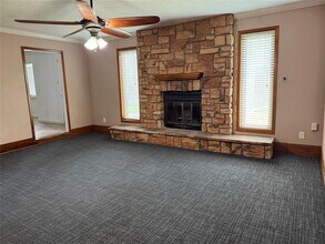 702 Omega Cir in Pasadena, TX - Building Photo - Building Photo