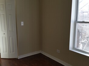 1303 W Pratt Blvd, Unit 3W in Chicago, IL - Building Photo - Building Photo