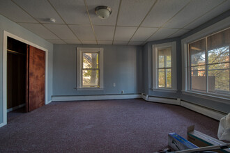 12 Birch St in Fitchburg, MA - Building Photo - Interior Photo