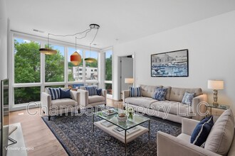 1380 Quincy St NW in Washington, DC - Foto de edificio - Building Photo