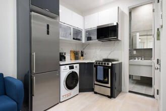 315 E 78th St in New York, NY - Building Photo - Building Photo