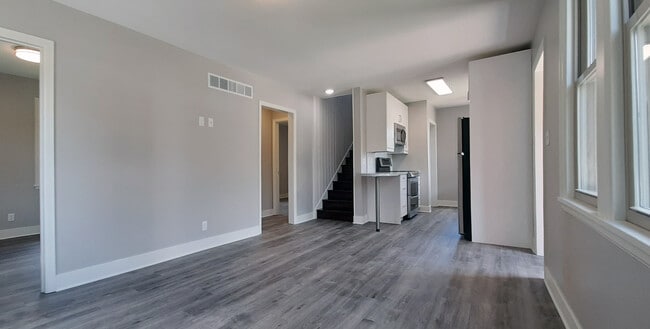 207 14th Ave. NE in Rochester, MN - Foto de edificio - Building Photo