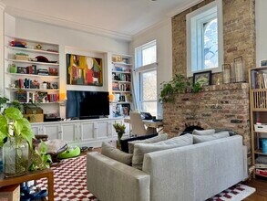 223 W Wisconsin St in Chicago, IL - Building Photo - Building Photo