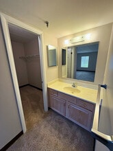 Bower Hill Apartments in Mt. Lebanon, PA - Foto de edificio - Building Photo