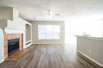 16206 Hollow Rock Dr in Houston, TX - Building Photo - Building Photo