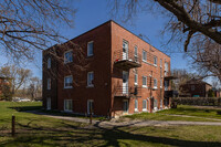 1701-1707 Rochon St in St. Laurent, QC - Building Photo - Building Photo